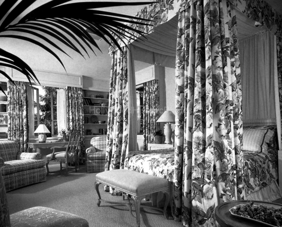 Hotel Bel-Air 1968 2 WM.jpg